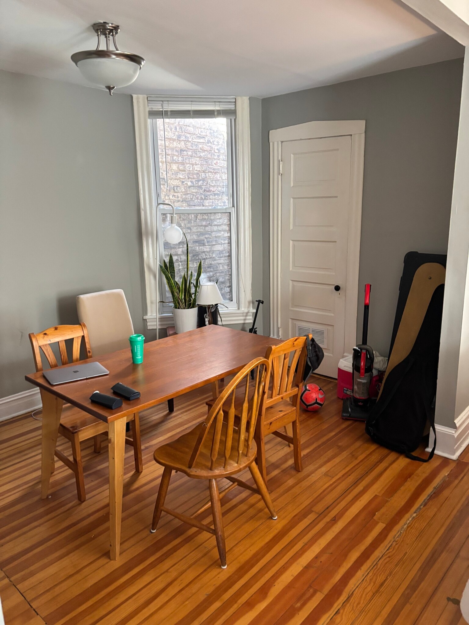 Building Photo - 3832 N Lakewood Ave