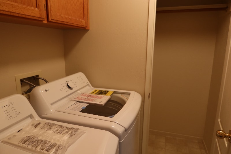 Building Photo - 10100 Grand View Summit Dr