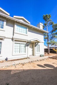 Building Photo - 3249 N Hedgewood Dr