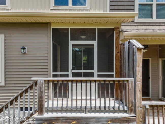 Building Photo - 118 Cypress Cir