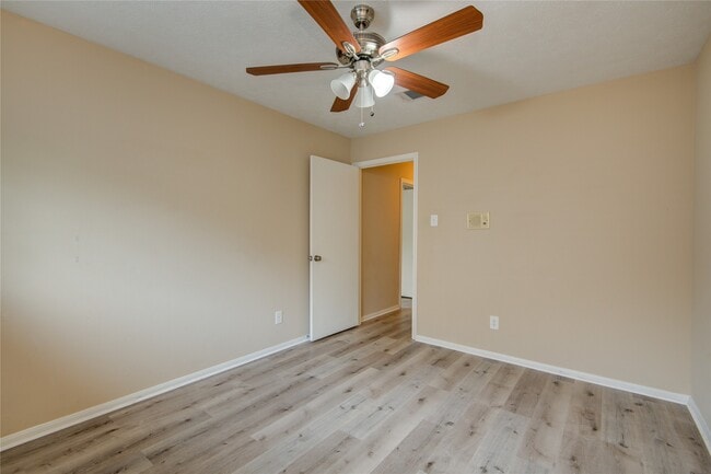 Building Photo - 14211 Ella Lee Ln