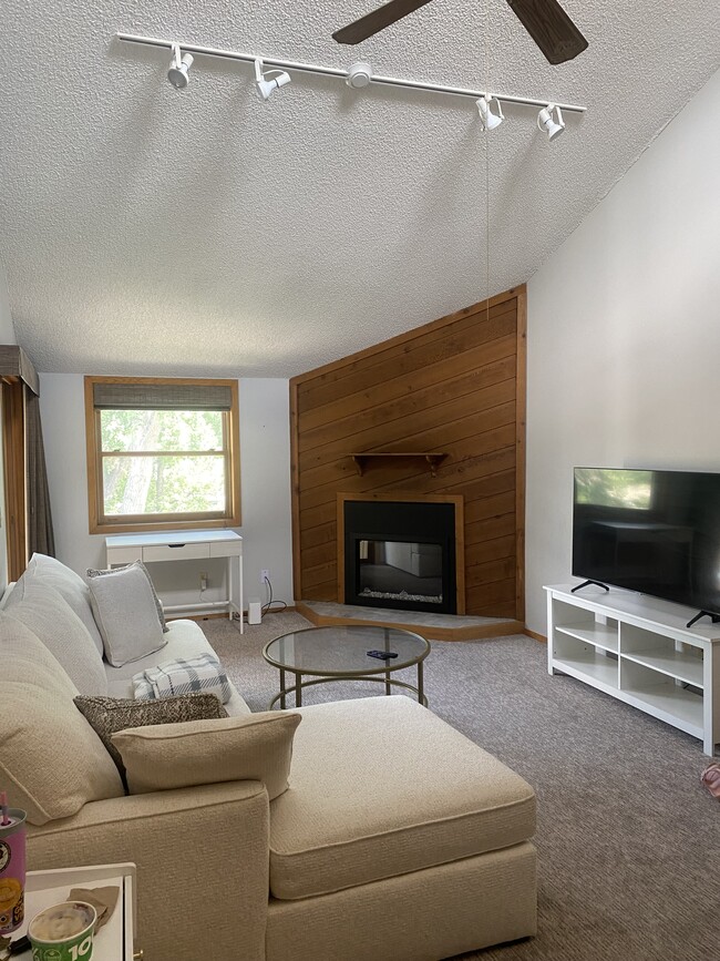 Building Photo - 2932 Shadow Creek Dr