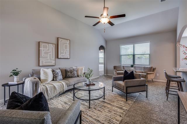 Building Photo - 304 Aceves Ct