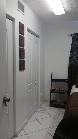 Building Photo - 11455 SW 82nd Ave