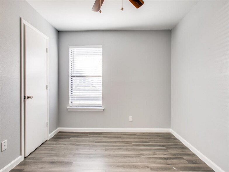 Building Photo - 1504 Ridge Ct