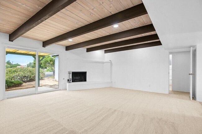 Building Photo - Spacious 4-bedroom, 2-bathroom home in coveted University City