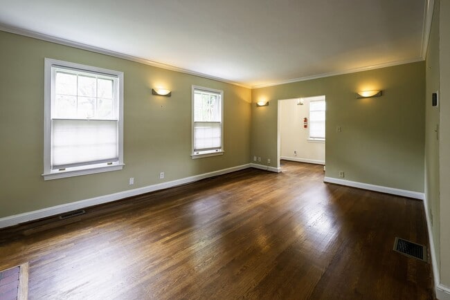 Building Photo - NW DC - Timeless Elegance Meets Modern Comfort in AU Park (with Pool!)