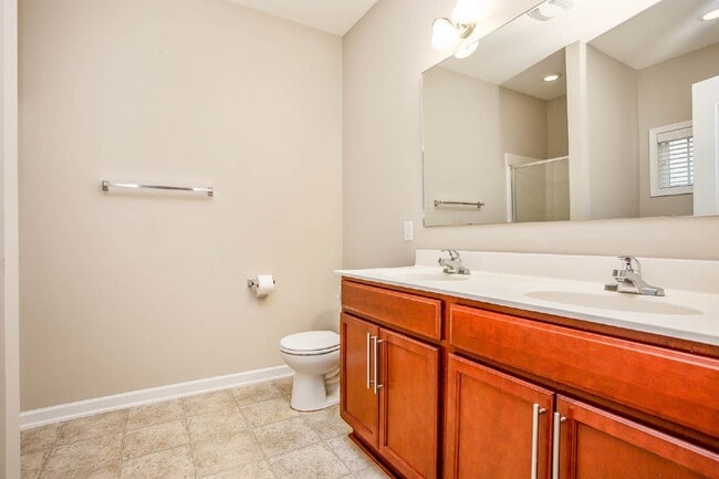 Building Photo - 3 Bedroom 2 Bathroom Nest in Raeford