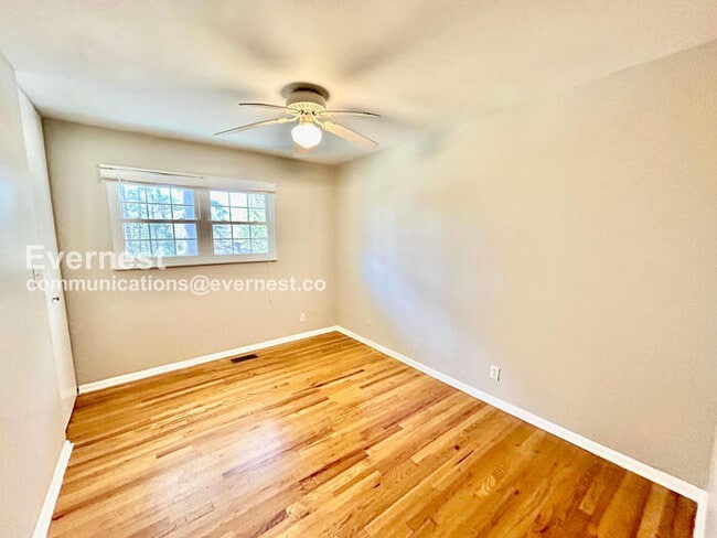 Building Photo - 3 Bed, 2.5 Bath Home with Fenced Yard & Garage / Pet-Friendly / Coming Soon!