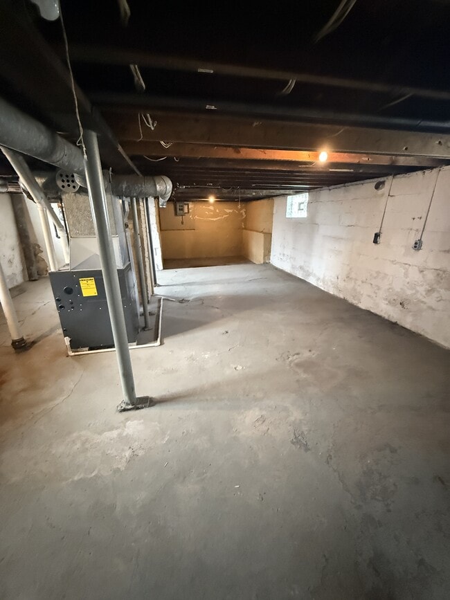 Building Photo - 2232 Youngstown Rd SE