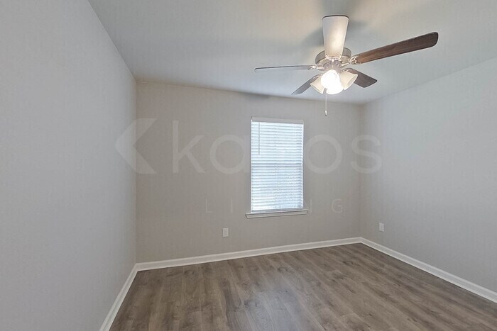 Building Photo - 110 Yardley Ct