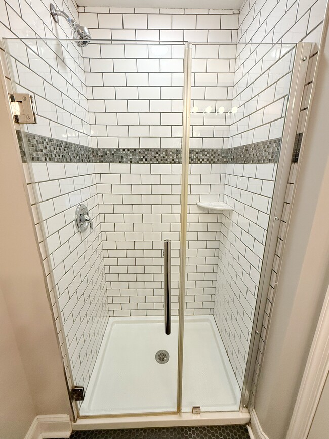 Building Photo - 2535 S Sartain St