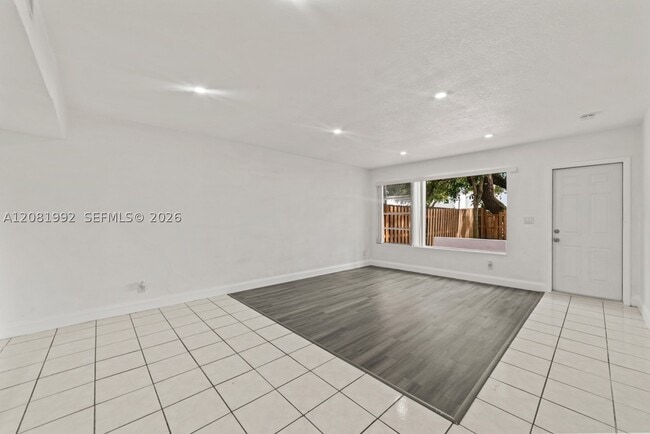 Building Photo - 1710 NE 142nd St