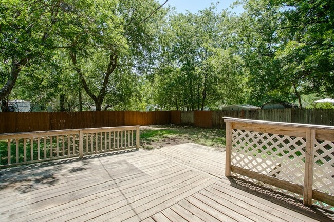 Building Photo - 116 Corbin Ln