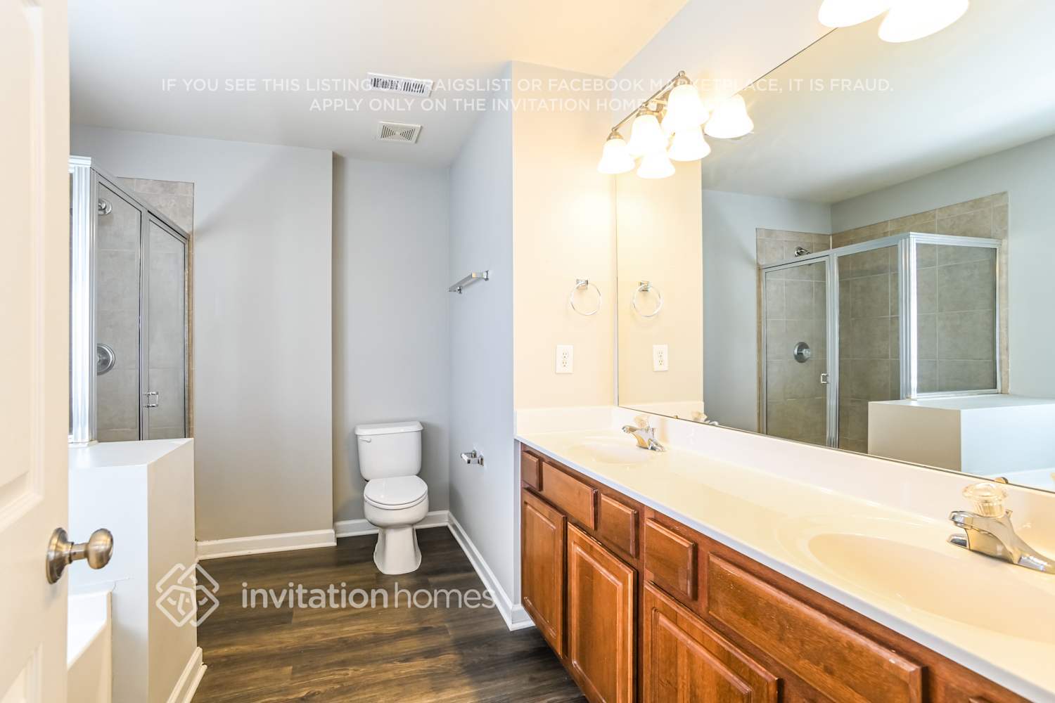Building Photo - 1004 Oakstone Dr