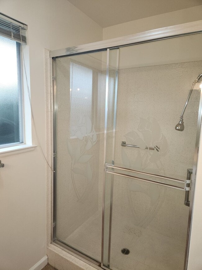 Building Photo - Lovely Home in Oakmont Senior community 55...