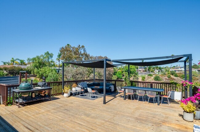 Building Photo - RARE! Lovely and Spacious Clairemont 4BD/2BA Home on Tecolote Canyon! - $5,995/mo!