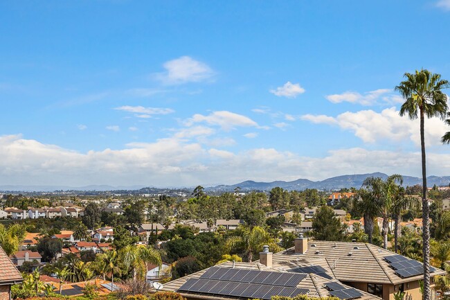 Building Photo - Stunning Carlsbad Executive Home with Ocean Views