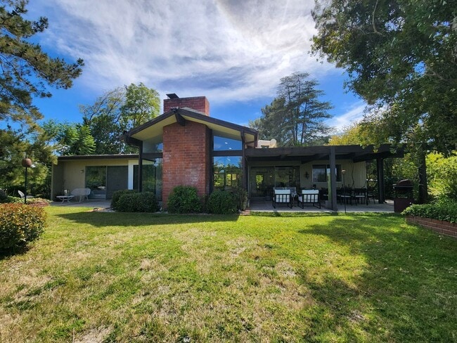 Building Photo - 18706 Edleen Dr