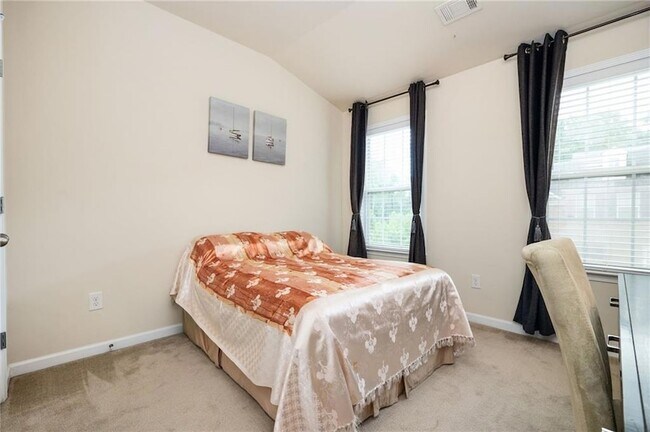 Building Photo - 4306 Laurel Creek Ct SE