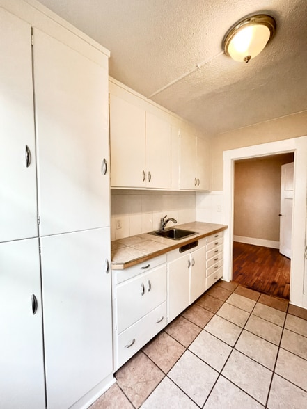 Building Photo - 901 N M St