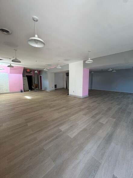 Building Photo - 931 Arcade St