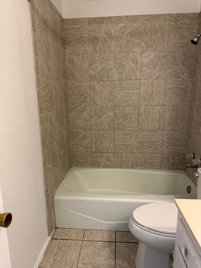 Building Photo - 2122 75th St