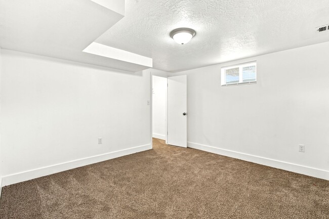 Building Photo - 5256 S 2000 W
