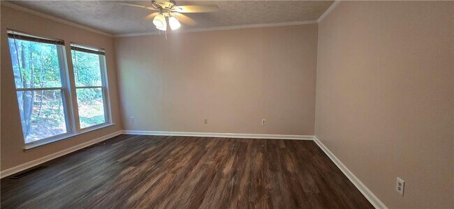 Building Photo - 10420 Summer Creek Dr
