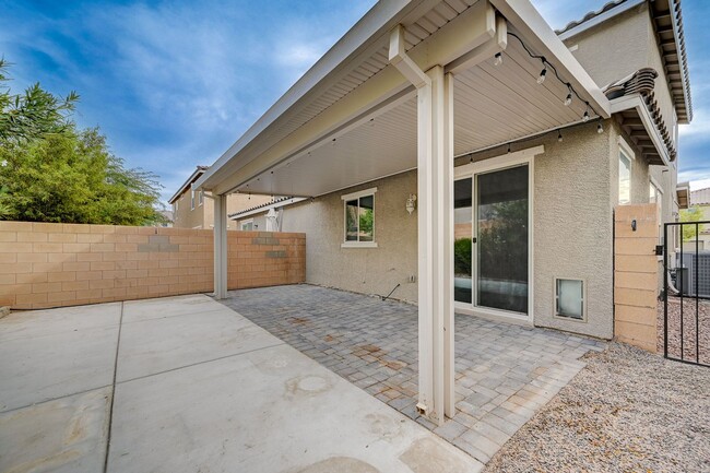 Building Photo - N Las Vegas Beautiful 3 bedroom townhome w...