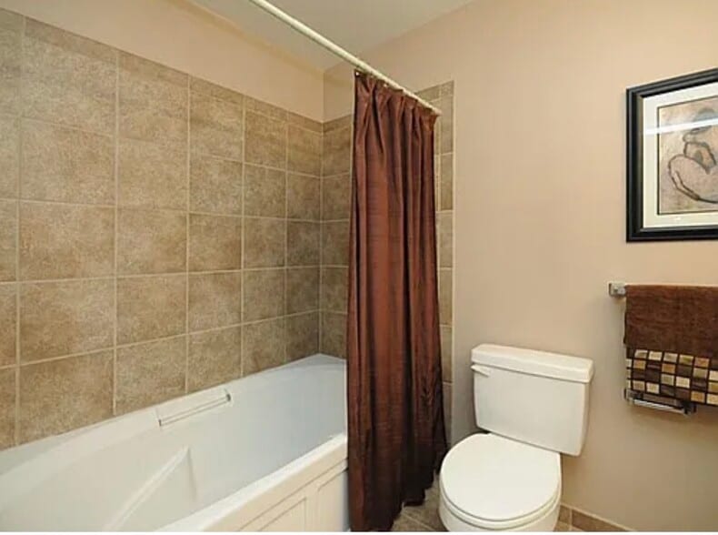 Building Photo - 630 N Franklin St