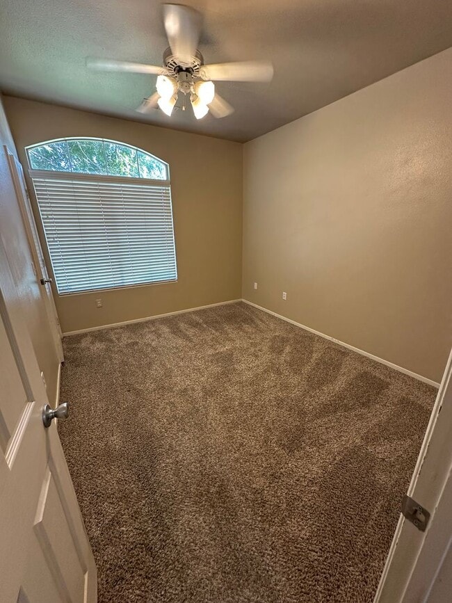 Building Photo - Lemoore’s finest