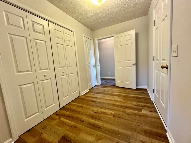 Building Photo - 707 Porter Ln