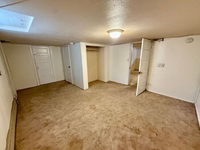 Building Photo - 1/2 Off First Months Rent! 3 Bed + 2 bonus rooms in basement, 2 Bath Home NEAR CSU! Flexible leas...