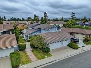 Building Photo - 8 Sparrowhawk