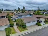 Building Photo - 8 Sparrowhawk