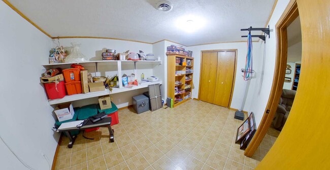 Building Photo - 3D Tour Available - West Side Manhattan Home + 2-Car Garage  + Washer & Dryer! Available August 5th!