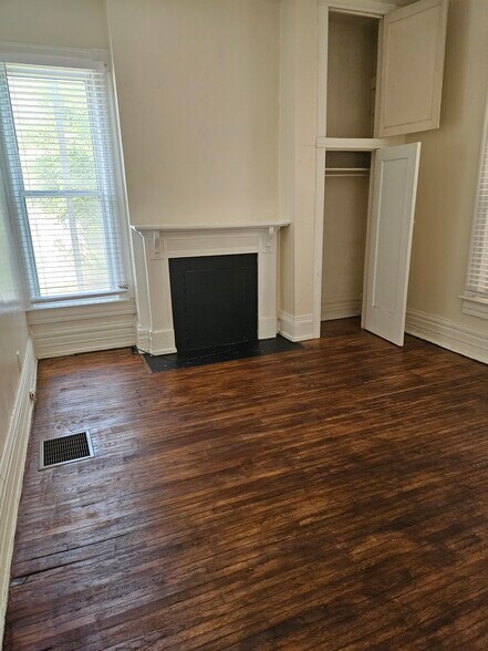 Bedroom - 120 W 5th Ave