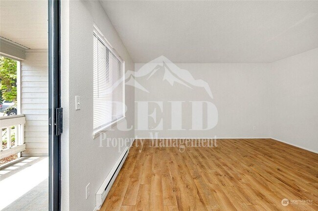 Building Photo - Wedge4410(1-4)