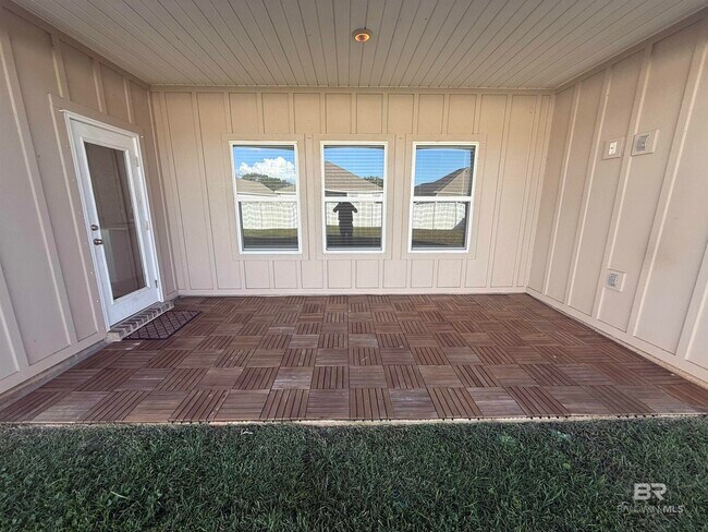 Building Photo - 10762 Winning Colors Trl