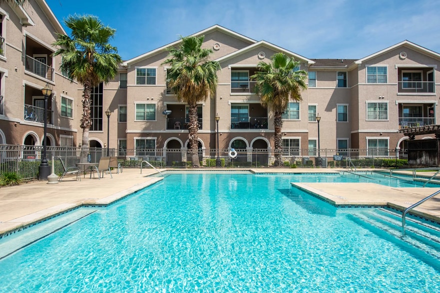 Building Photo - Heritage Estates