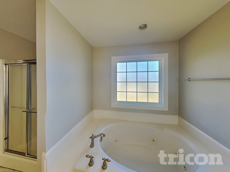 Building Photo - 3228 Genoa Dr