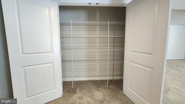 Building Photo - 8703 Davis Ct