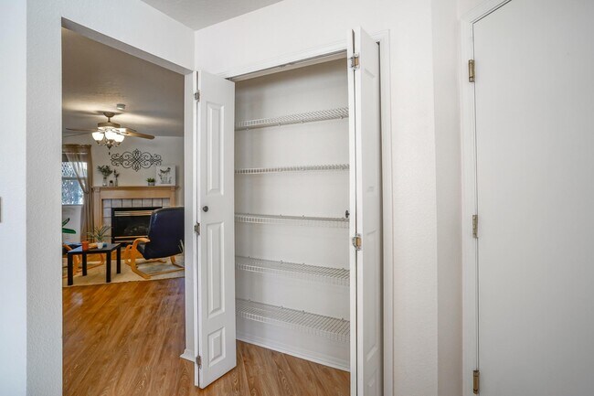 Building Photo - 3146 Chama Meadows Dr NE