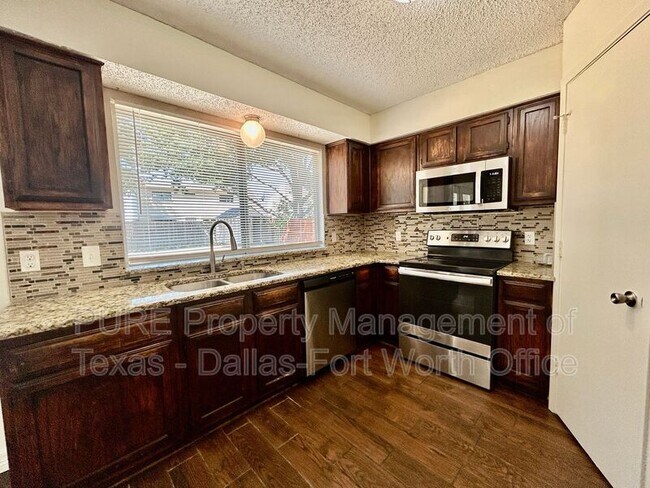 Building Photo - 2626 Bennington Ct