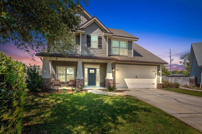 Building Photo - 903 Tadpole Ave