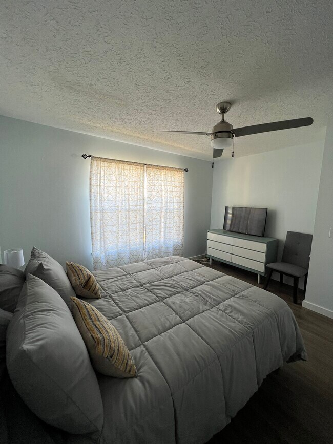 master bedroom - 115 Nautilus St