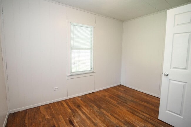 Building Photo - 106 Doc Duhon St