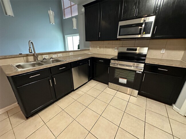 Building Photo - 12511 Silver Cup