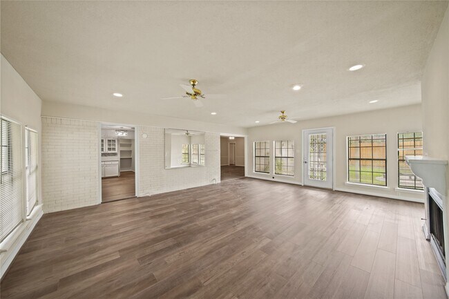 Building Photo - 8302 Braeburn Valley Dr